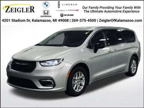Silver 2024 Chrysler Pacifica Touring L for sale in Kalamazoo, MI