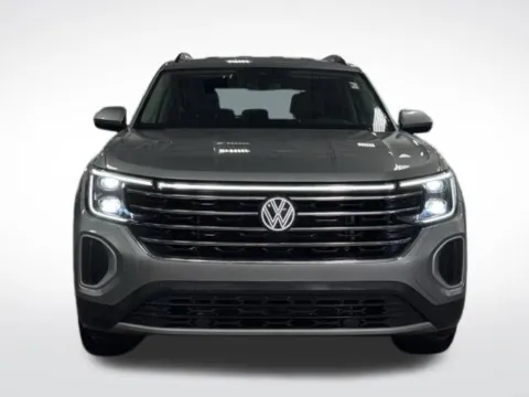 Photos of 2025 Volkswagen Atlas 2.0T SE w/Technology for sale in Kalamazoo, MI at Zeigler BMW of Kalamazoo