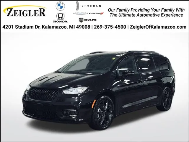 Black 2025 Chrysler Pacifica Limited for sale in Kalamazoo, MI