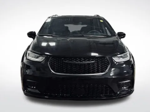 Another view of 2025 Chrysler Pacifica Limited for sale in Kalamazoo, MI at Zeigler BMW of Kalamazoo