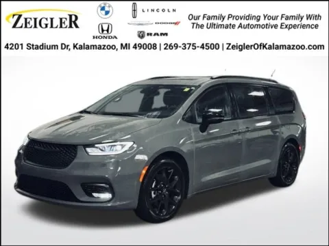 Gray 2025 Chrysler Pacifica Limited for sale in Kalamazoo, MI