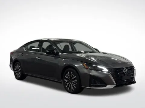 More photos of 2024 Nissan Altima 2.5 SV at Zeigler BMW of Kalamazoo, MI