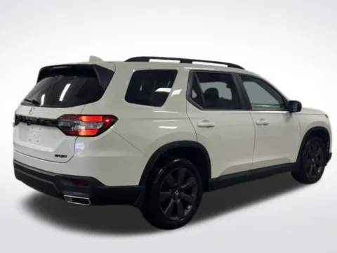 More photos of 2023 Honda Pilot Sport at Zeigler BMW of Kalamazoo, MI