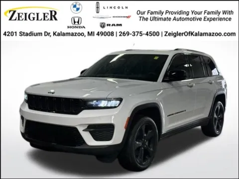 White 2023 Jeep Grand Cherokee Altitude for sale in Kalamazoo, MI