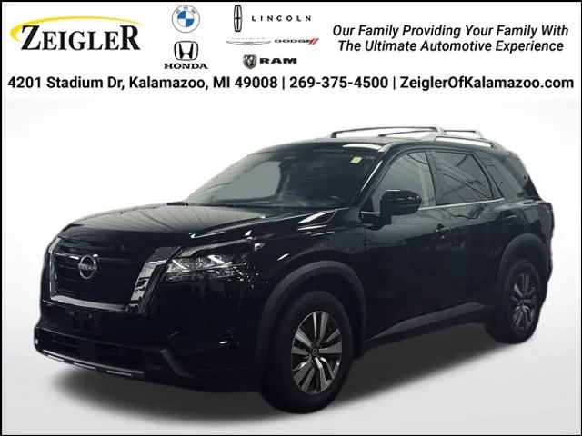 Black 2023 Nissan Pathfinder SL for sale in Kalamazoo, MI