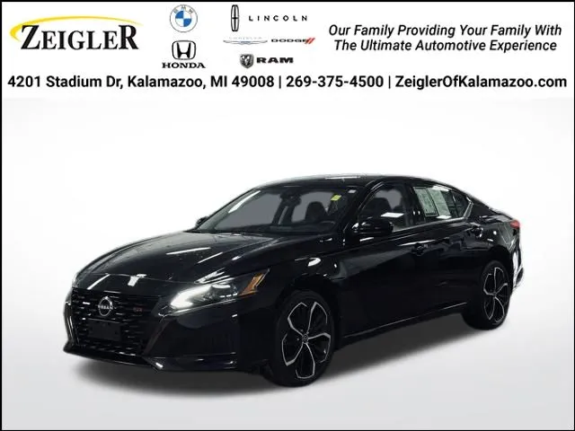 Black 2023 Nissan Altima 2.5 SR for sale in Kalamazoo, MI