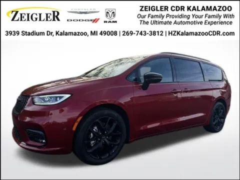 Red 2025 Chrysler Pacifica Limited for sale in Kalamazoo, MI