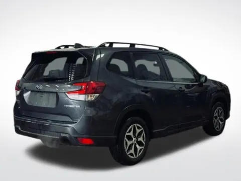 More photos of 2022 Subaru Forester Premium at Zeigler BMW of Kalamazoo, MI