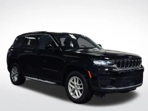 More photos of 2023 Jeep Grand Cherokee Laredo at Zeigler BMW of Kalamazoo, MI