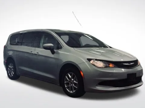 More photos of 2023 Chrysler Voyager LX at Zeigler BMW of Kalamazoo, MI