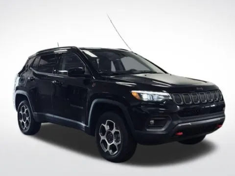 More photos of 2022 Jeep Compass Trailhawk at Zeigler BMW of Kalamazoo, MI