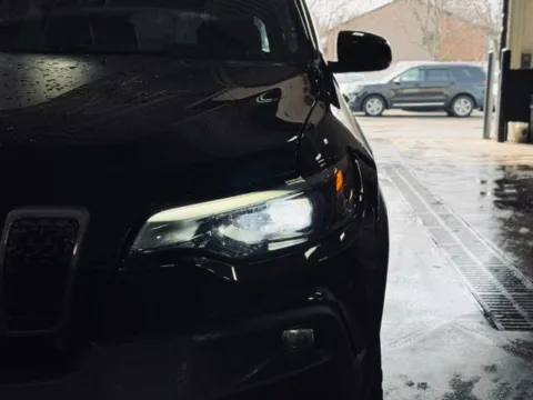 More photos of 2022 Jeep Cherokee Trailhawk at Zeigler BMW of Kalamazoo, MI