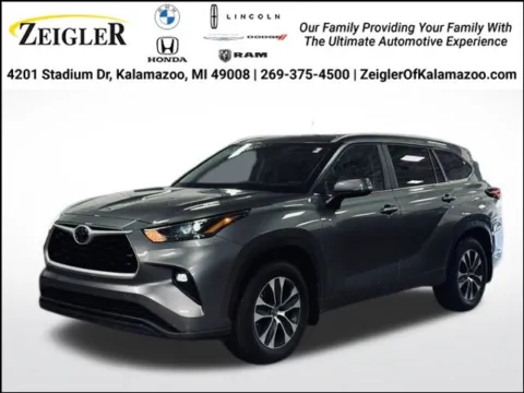 Black 2025 Toyota Highlander for sale in Kalamazoo, MI