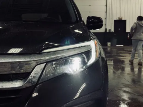 Another view of 2022 Honda Pilot EX-L for sale in Kalamazoo, MI at Zeigler BMW of Kalamazoo