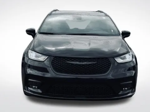 Photos of 2025 Chrysler Pacifica Limited for sale in Kalamazoo, MI at Zeigler BMW of Kalamazoo