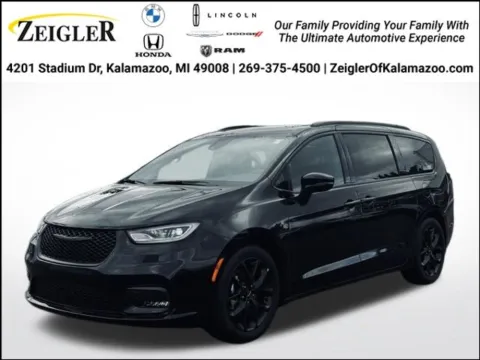 Black 2025 Chrysler Pacifica Limited for sale in Kalamazoo, MI