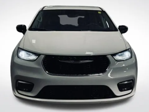 Photos of 2024 Chrysler Pacifica Touring L for sale in Kalamazoo, MI at Zeigler BMW of Kalamazoo