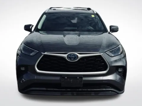 Photos of 2023 Toyota Highlander Hybrid XLE for sale in Kalamazoo, MI at Zeigler BMW of Kalamazoo