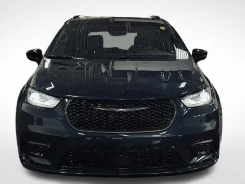 Photos of 2025 Chrysler Pacifica Limited for sale in Kalamazoo, MI at Zeigler BMW of Kalamazoo