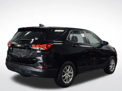 More photos of 2022 Chevrolet Equinox LS at Zeigler BMW of Kalamazoo, MI