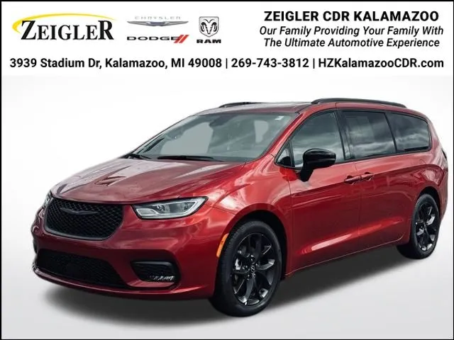 2025 Chrysler Pacifica Limited for sale in Kalamazoo, MI