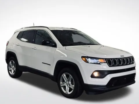 More photos of 2023 Jeep Compass Latitude at Zeigler BMW of Kalamazoo, MI