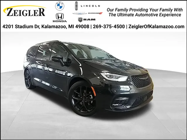 2022 Chrysler Pacifica Limited for sale in Kalamazoo, MI