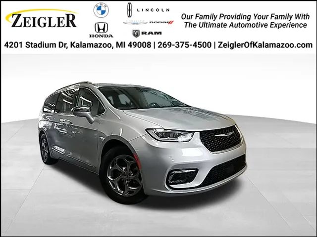 2022 Chrysler Pacifica Limited for sale in Kalamazoo, MI