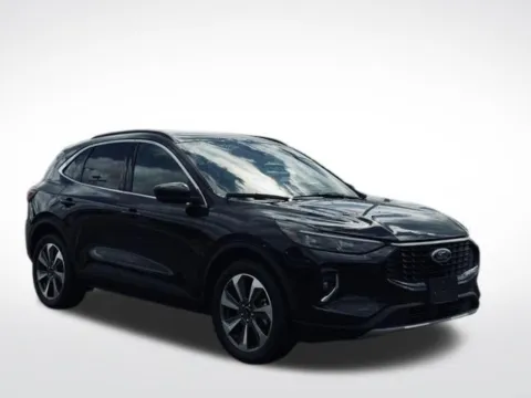 More photos of 2023 Ford Escape Hybrid Platinum at Zeigler BMW of Kalamazoo, MI