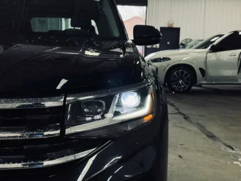 Another view of 2022 Volkswagen Atlas 2.0T SE for sale in Kalamazoo, MI at Zeigler BMW of Kalamazoo