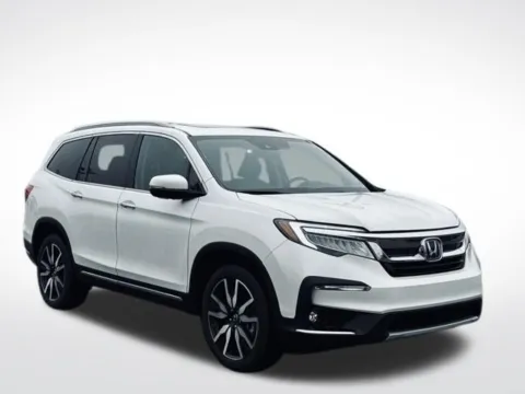 More photos of 2022 Honda Pilot Touring at Zeigler BMW of Kalamazoo, MI