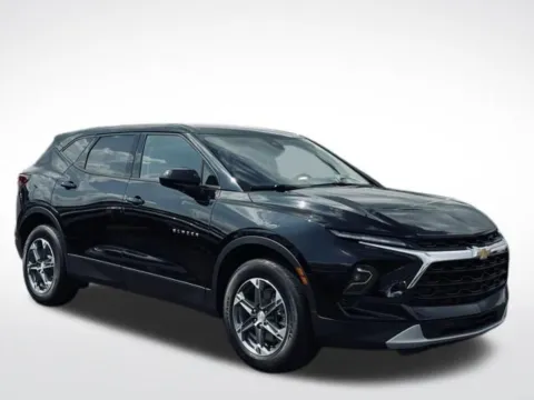 More photos of 2025 Chevrolet Blazer LT at Zeigler BMW of Kalamazoo, MI