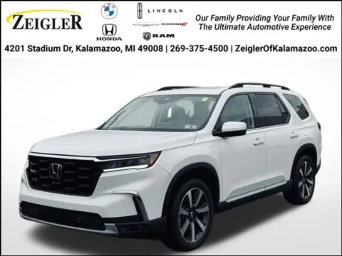 White 2024 Honda Pilot Touring for sale in Kalamazoo, MI