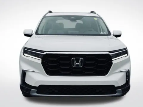 Photos of 2024 Honda Pilot Touring for sale in Kalamazoo, MI at Zeigler BMW of Kalamazoo