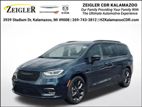 Blue 2025 Chrysler Pacifica Limited for sale in Kalamazoo, MI