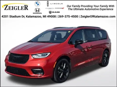 Red 2025 Chrysler Pacifica Limited for sale in Kalamazoo, MI