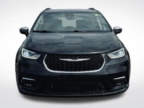 Photos of 2023 Chrysler Pacifica Limited for sale in Kalamazoo, MI at Zeigler BMW of Kalamazoo