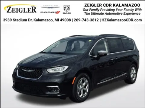 Black 2023 Chrysler Pacifica Limited for sale in Kalamazoo, MI