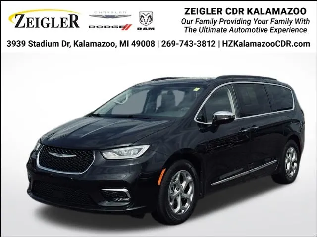 Black 2023 Chrysler Pacifica Limited for sale in Kalamazoo, MI
