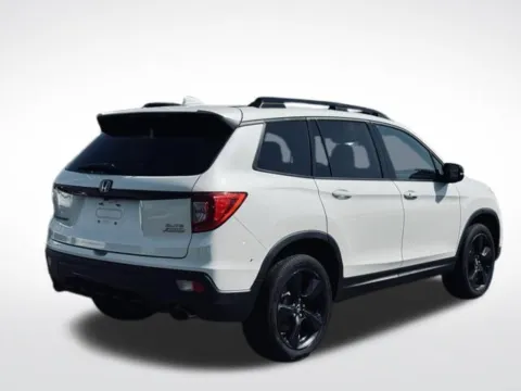 More photos of 2020 Honda Passport Elite at Zeigler BMW of Kalamazoo, MI