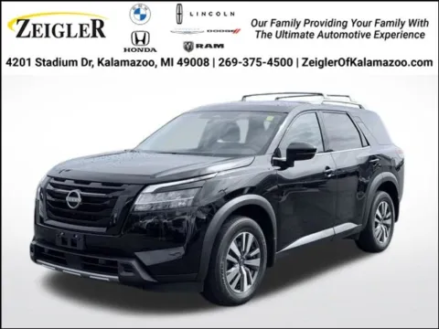Black 2024 Nissan Pathfinder SL for sale in Kalamazoo, MI