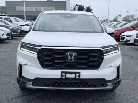 Photos of 2023 Honda Pilot EX-L for sale in Kalamazoo, MI at Zeigler BMW of Kalamazoo