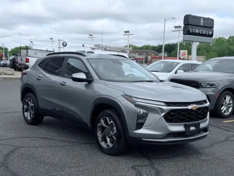 More photos of 2025 Chevrolet Trax LT at Zeigler BMW of Kalamazoo, MI