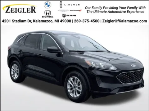Black 2022 Ford Escape SE for sale in Kalamazoo, MI