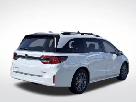 More photos of 2025 Honda Odyssey Touring at Zeigler BMW of Kalamazoo, MI