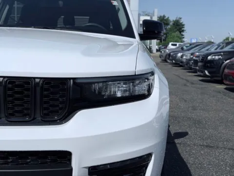 Another view of 2023 Jeep Grand Cherokee L Limited for sale in Kalamazoo, MI at Zeigler BMW of Kalamazoo