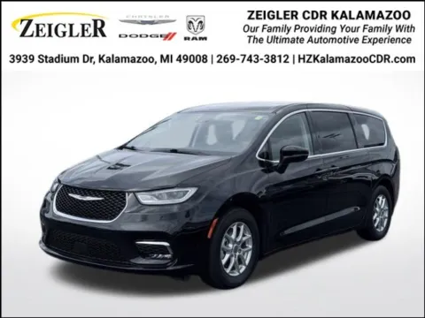 Black 2024 Chrysler Pacifica Touring L for sale in Kalamazoo, MI