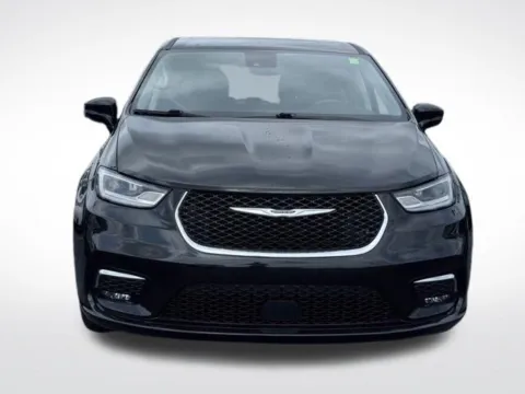 Photos of 2023 Chrysler Pacifica Touring L for sale in Kalamazoo, MI at Zeigler BMW of Kalamazoo