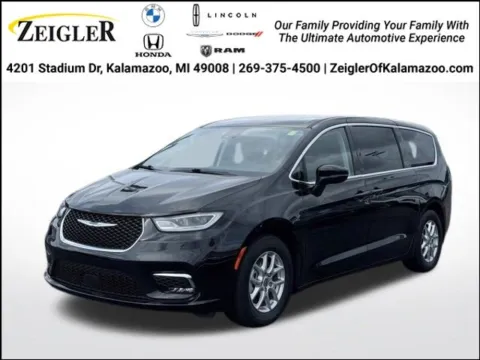 Black 2023 Chrysler Pacifica Touring L for sale in Kalamazoo, MI