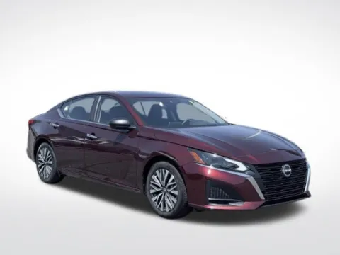 More photos of 2024 Nissan Altima 2.5 SV at Zeigler BMW of Kalamazoo, MI
